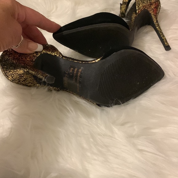 Heels - Picture 4 of 5